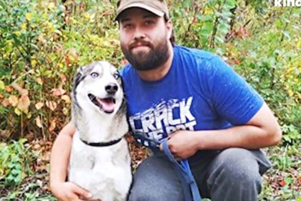 Lost Three Years Ago; Dog Howled With Joy When He Finally See His Dad
